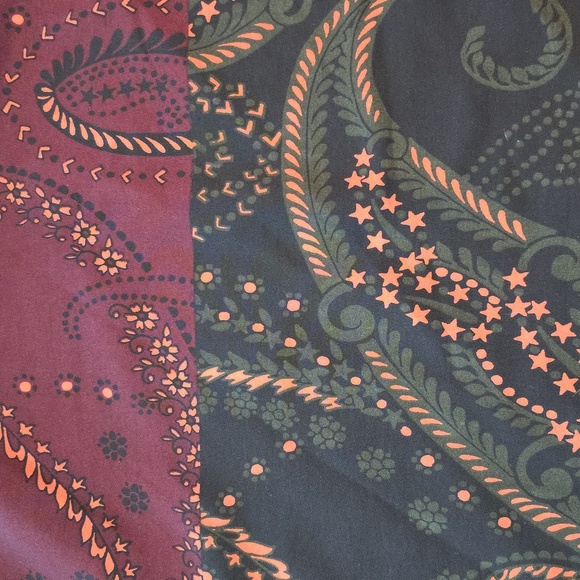 Abercrombie & Fitch Burgundy and Black Paisley Dress. Size S - Picture 2 of 5